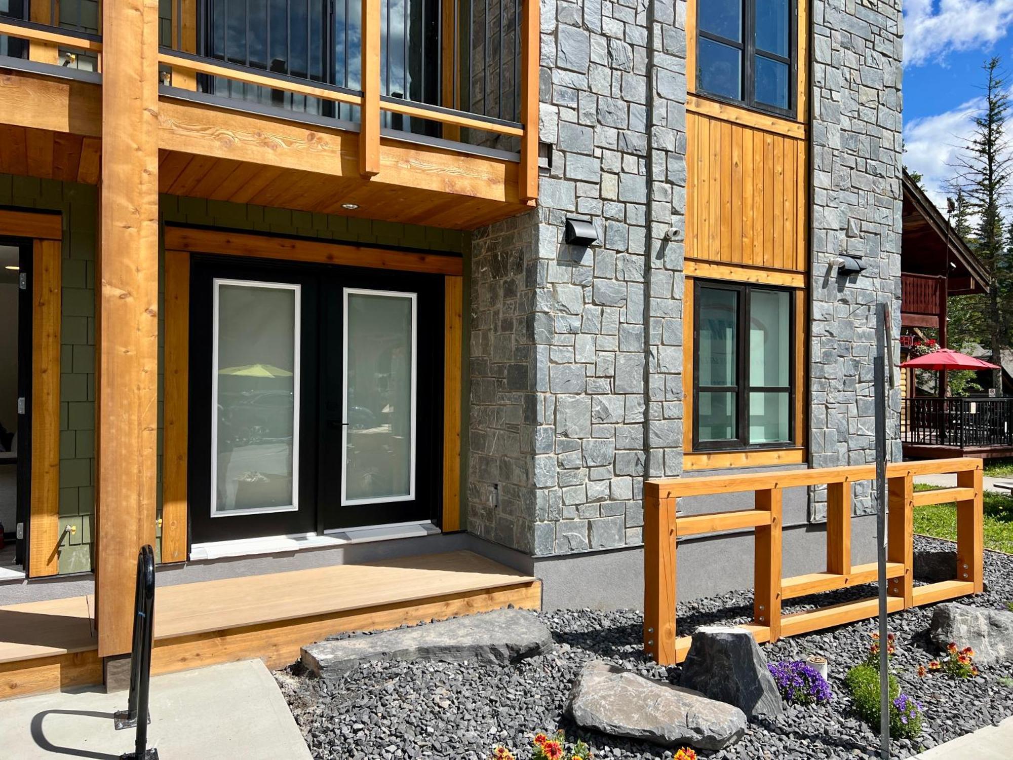 Apartament Special! New Downtown Mtn View Free Parking 2B&2B Canmore Zewnętrze zdjęcie