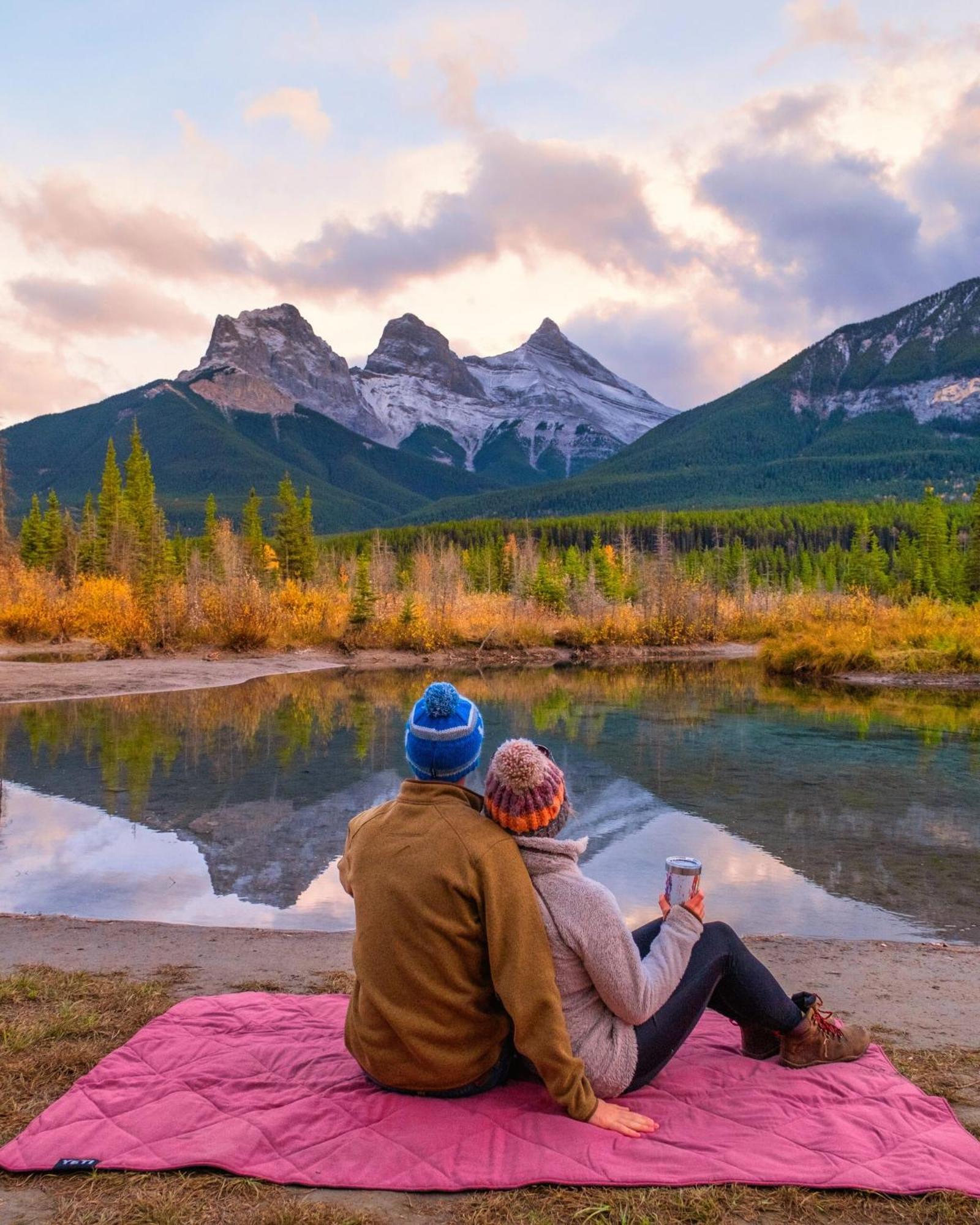 Apartament Special! New Downtown Mtn View Free Parking 2B&2B Canmore Zewnętrze zdjęcie
