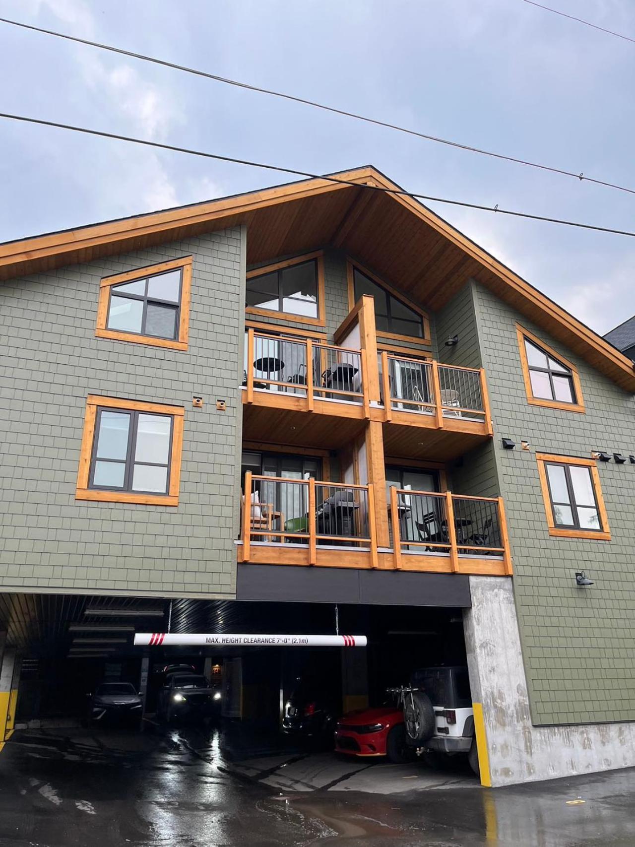 Apartament Special! New Downtown Mtn View Free Parking 2B&2B Canmore Zewnętrze zdjęcie
